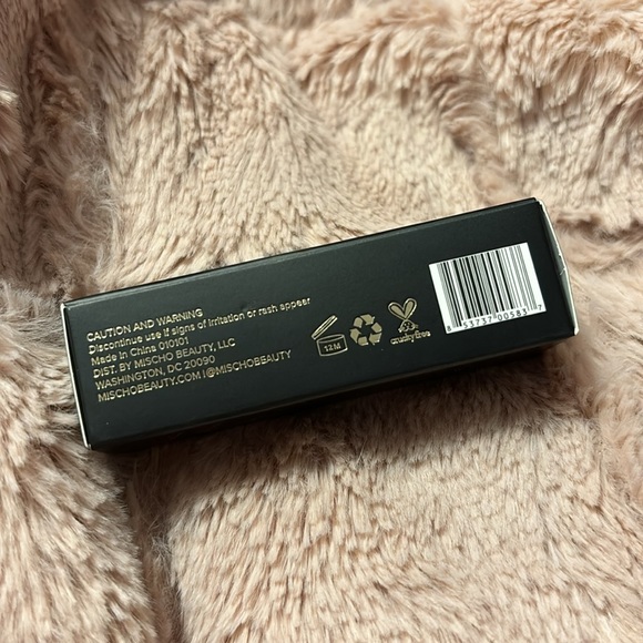 Mischo Beauty Lipstick in Shade Ijama Full Size New In Box - Picture 4 of 7